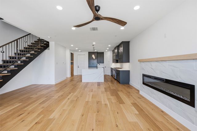 404 Vista Buena Trail, Fort Worth, TX 76111