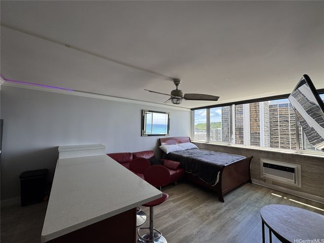 2500 Kalakaua Avenue 1906, Honolulu, HI 96815
