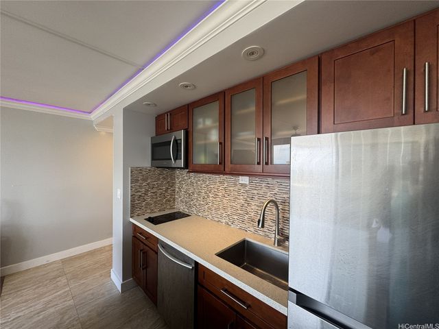 2500 Kalakaua Avenue 1906, Honolulu, HI 96815