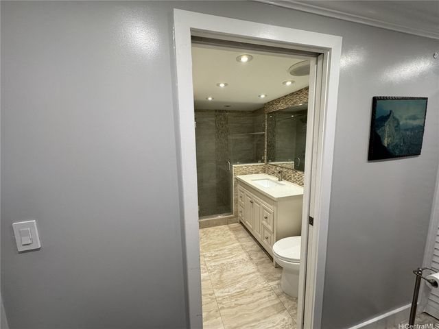 2500 Kalakaua Avenue 1906, Honolulu, HI 96815