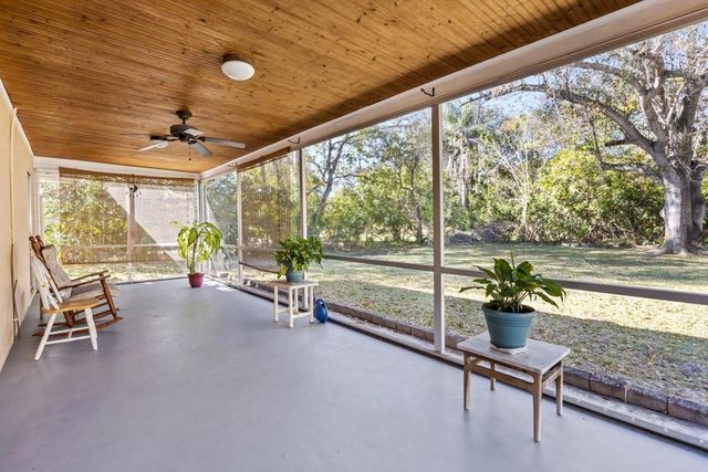 1215 37th Avenue, Vero Beach, FL 32960