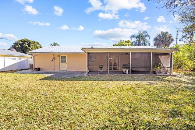 1215 37th Avenue, Vero Beach, FL 32960