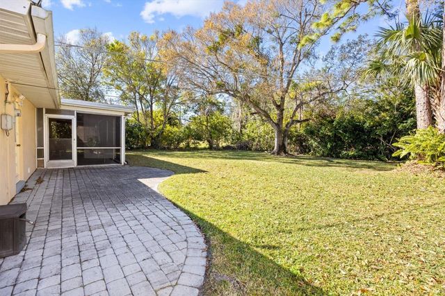 1215 37th Avenue, Vero Beach, FL 32960