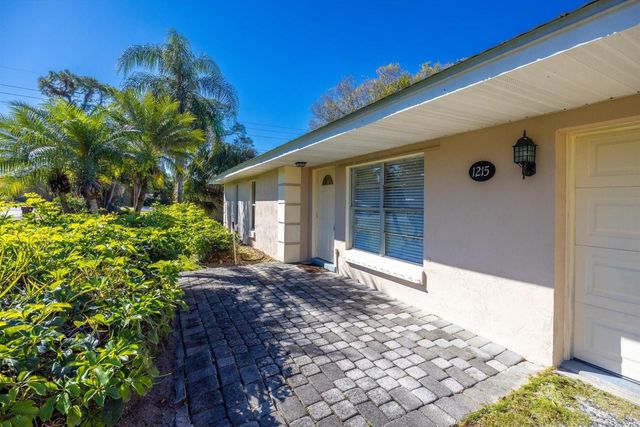 1215 37th Avenue, Vero Beach, FL 32960