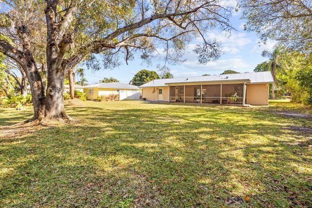 1215 37th Avenue, Vero Beach, FL 32960