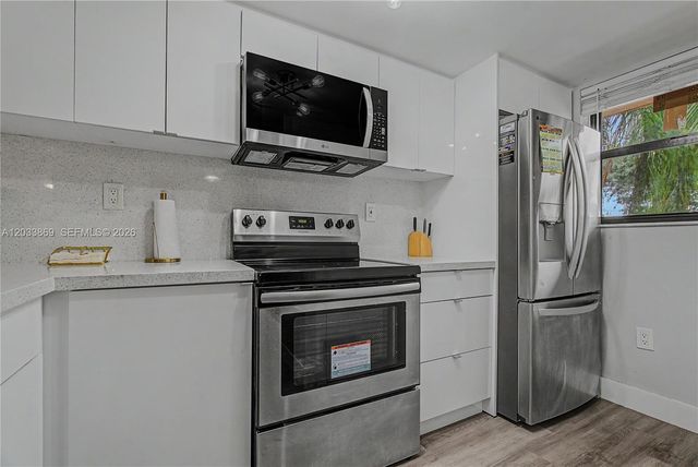 10227 NW 9th St Circle 2063, Miami, FL 33172