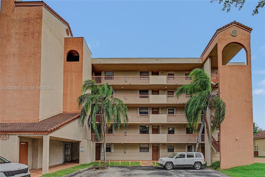 10227 NW 9th St Circle 2063, Miami, FL 33172