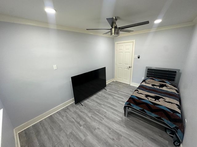 400 E Shady Grove Road, Irving, TX 75060