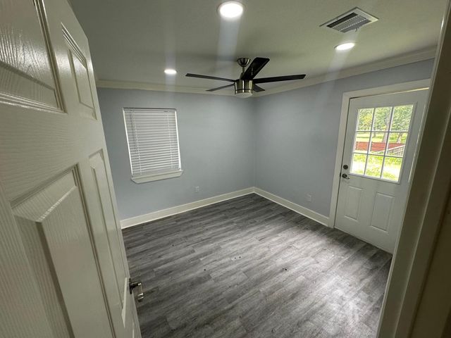 400 E Shady Grove Road, Irving, TX 75060