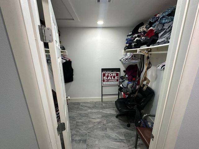 400 E Shady Grove Road, Irving, TX 75060