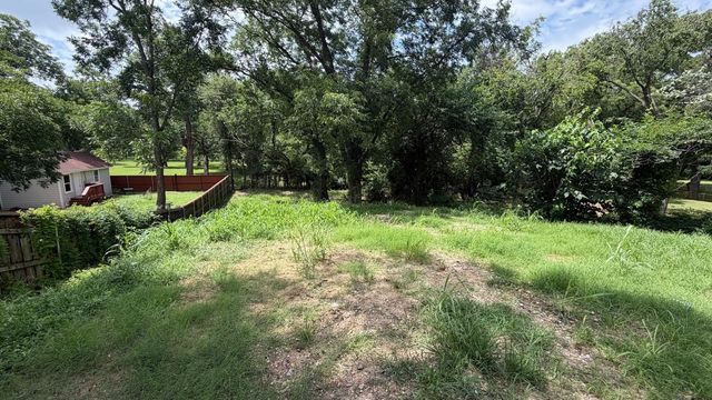400 E Shady Grove Road, Irving, TX 75060