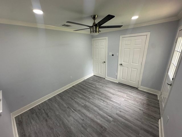 400 E Shady Grove Road, Irving, TX 75060