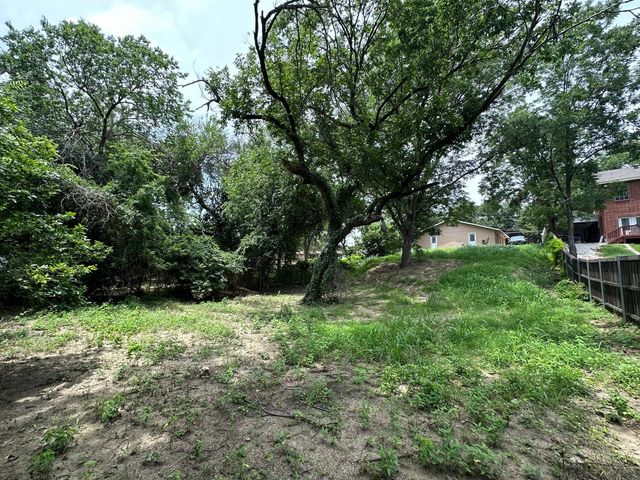 400 E Shady Grove Road, Irving, TX 75060
