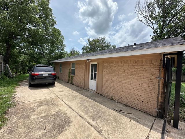 400 E Shady Grove Road, Irving, TX 75060