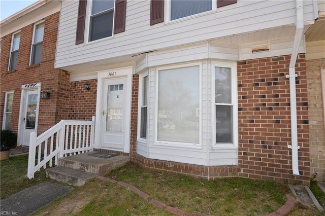 3861 Chancery LN, Virginia Beach, VA 23452