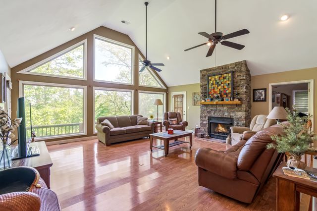 300 Gunter Smith Rd, Pulaski, TN 38478