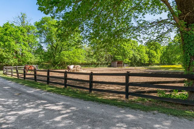 300 Gunter Smith Rd, Pulaski, TN 38478