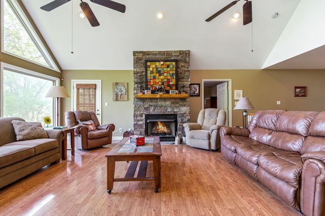 300 Gunter Smith Rd, Pulaski, TN 38478