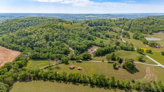 300 Gunter Smith Rd, Pulaski, TN 38478