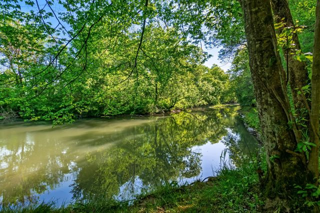 300 Gunter Smith Rd, Pulaski, TN 38478