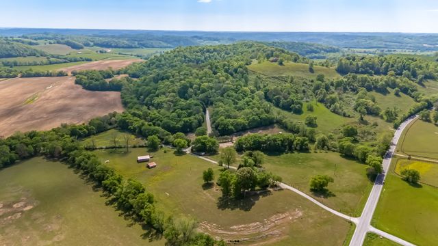300 Gunter Smith Rd, Pulaski, TN 38478