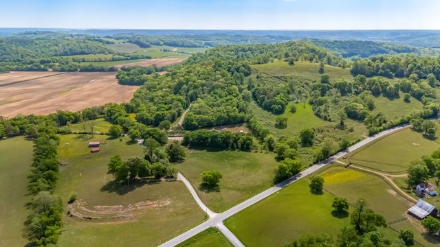 300 Gunter Smith Rd, Pulaski, TN 38478