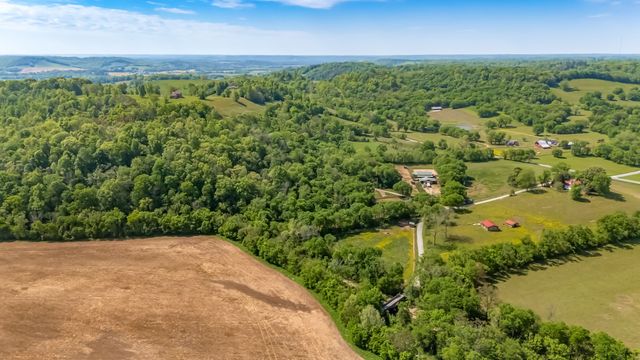 300 Gunter Smith Rd, Pulaski, TN 38478