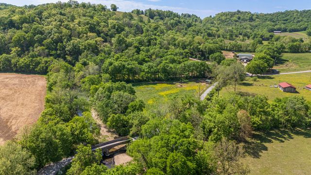 300 Gunter Smith Rd, Pulaski, TN 38478