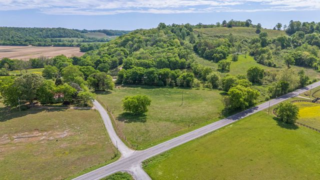 300 Gunter Smith Rd, Pulaski, TN 38478