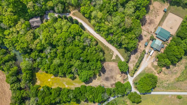300 Gunter Smith Rd, Pulaski, TN 38478