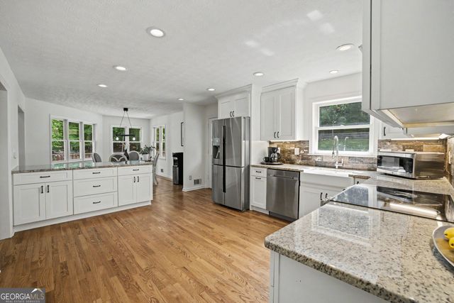 360 Darren Drive, Fayetteville, GA 30215