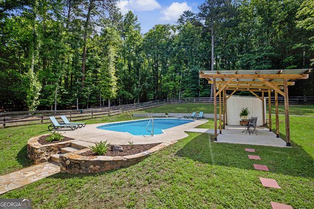 360 Darren Drive, Fayetteville, GA 30215