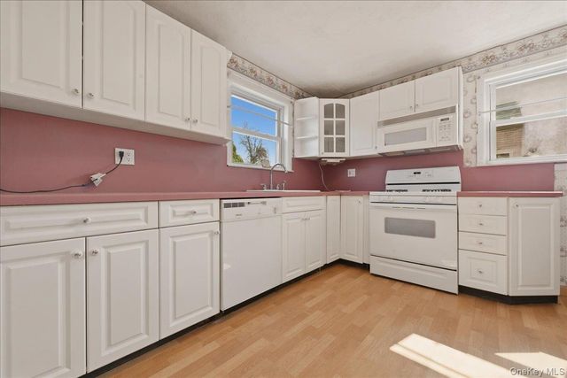 11 Moeller Street, Hicksville, NY 11801