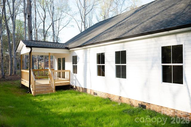 1254 Rainbow Circle, Catawba, SC 29704