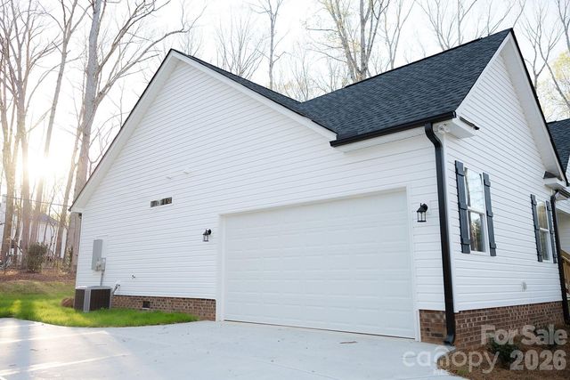 1254 Rainbow Circle, Catawba, SC 29704