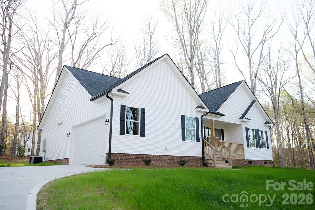 1254 Rainbow Circle, Catawba, SC 29704