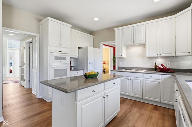 10828 Woodmont Lane, Fishers, IN 46037