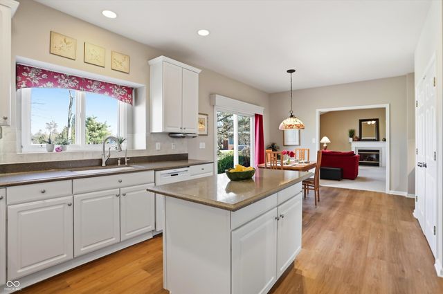 10828 Woodmont Lane, Fishers, IN 46037