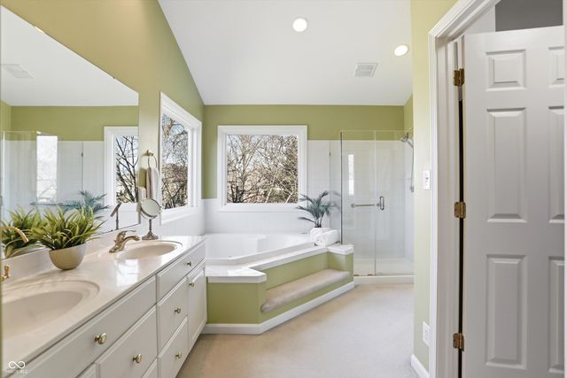 10828 Woodmont Lane, Fishers, IN 46037