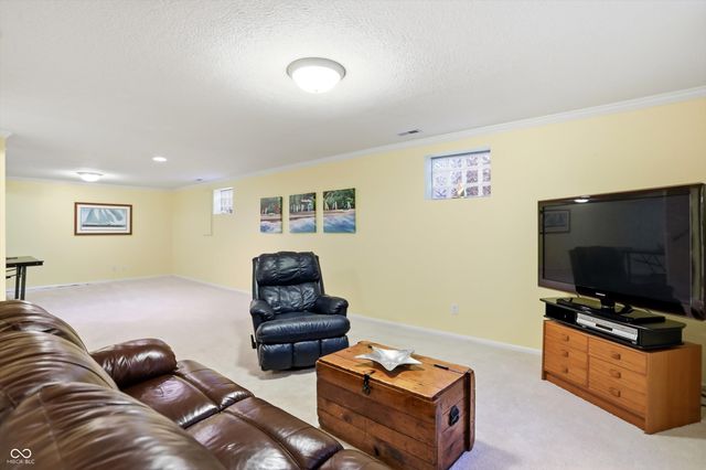 10828 Woodmont Lane, Fishers, IN 46037