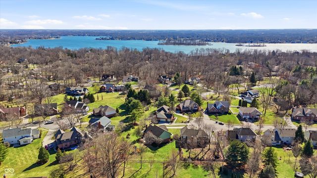 10828 Woodmont Lane, Fishers, IN 46037