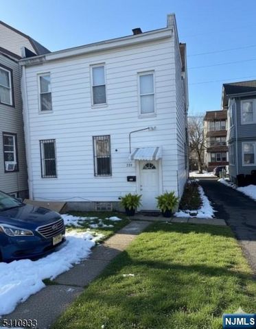 922 Grove Street, Irvington, NJ 07111