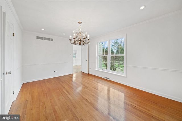 2 JOBS LN, Newark, DE 19711