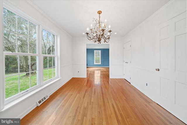 2 JOBS LN, Newark, DE 19711