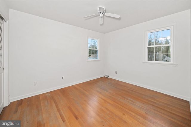 2 JOBS LN, Newark, DE 19711