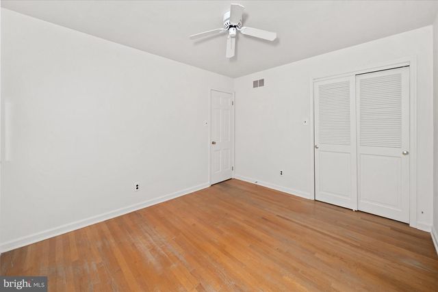 2 JOBS LN, Newark, DE 19711