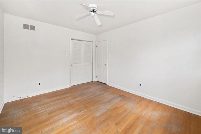 2 JOBS LN, Newark, DE 19711