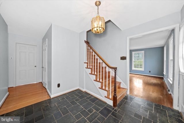 2 JOBS LN, Newark, DE 19711