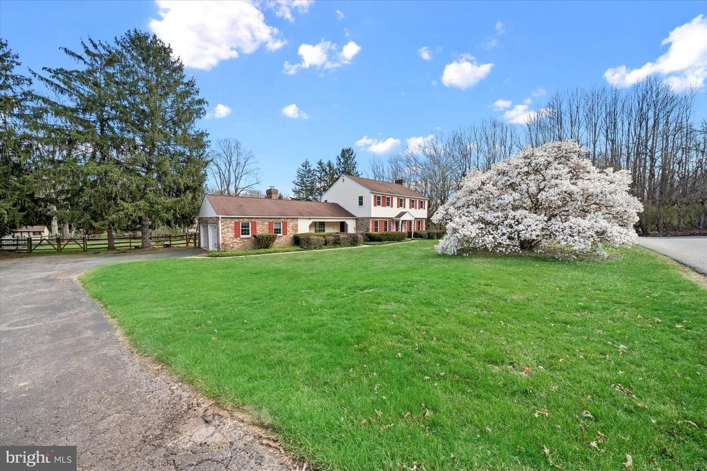 2 JOBS LN, Newark, DE 19711