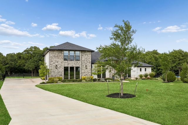 1925 Creek View Court, Argyle, TX 76226
